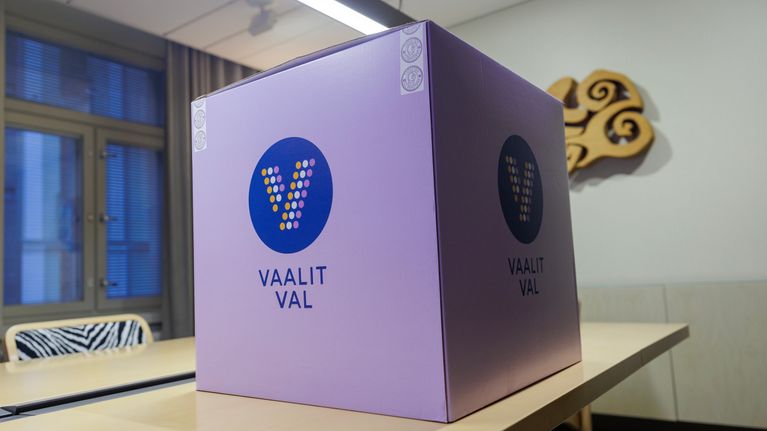 Många vill stoppa politiker från att ha flera uppdrag samtidigt ...