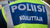 Poliisit ajoharjoituksissa Polamkissa.