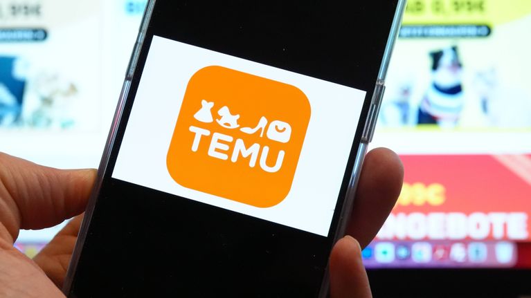 Verkkokauppa Temun logo puhelimen näytöllä.