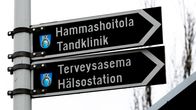Tieviitta osoittaa Kivenlahden terveysasema Espoossa.