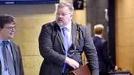 Dosentti Johan Bäckman ja Bäckmanin asianajaja Ville Hoikkala (vas.) Helsingin hovioikeudessa.