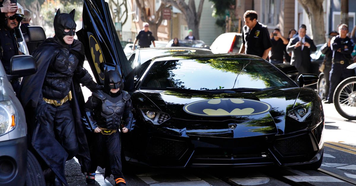 5-årig cancersjuk pojke fick vara Batman för en dag | Utrikes | Svenska Yle