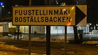 Katukyltti, jossa teksti Puustellinmäki.