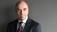 Valtakunnansyyttäjä Ari-Pekka Koivisto lähikuvassa.
