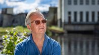 Dokumenttiohjaaja Markku Heikkinen lapsuusmaisemassaan Kyynäspäänniemellä Kajaanissa. 