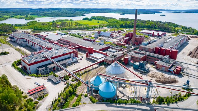 Aerial photo of the Kaipola mill site, with Lake Päijänne in the background.