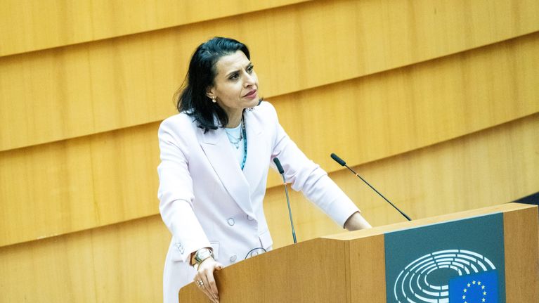 Photo shows Abir Al-Sahlani in the European Parliament.
