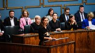 Sanna Marin puhuu eduskunnassa 16. toukokuuta.