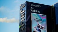 Muun muassa Business Finlandin kyltti on kuvattu Helsingin Porkkalankadulla joulukuussa 2020,