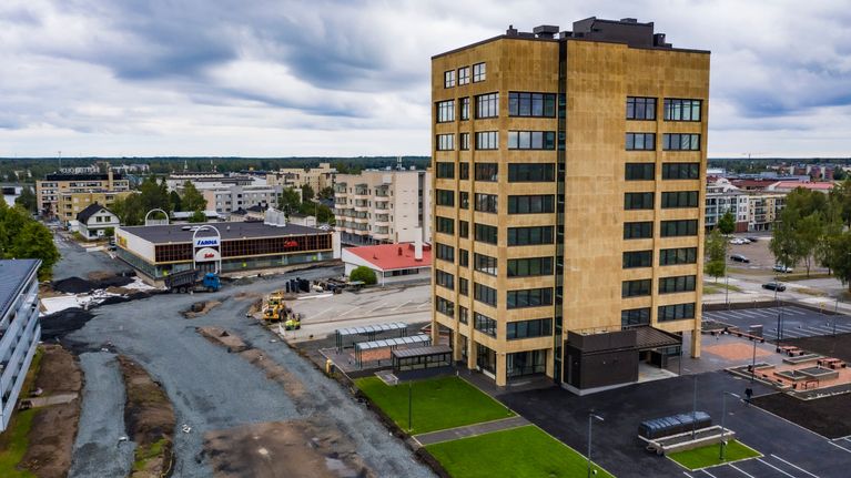 Ilmakuva Tornion kaupungintalosta ja tietyömaasta