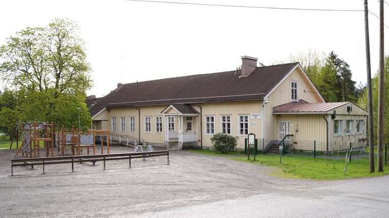 Förslag: Skolor läggs ned och daghem försvinner då Raseborg sparar ...