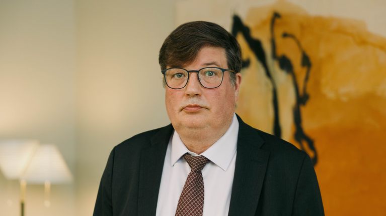 Employment minister pushes for upper limits on pay rises; unions ...
