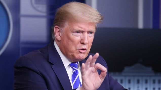 Donald Trump puhuu.