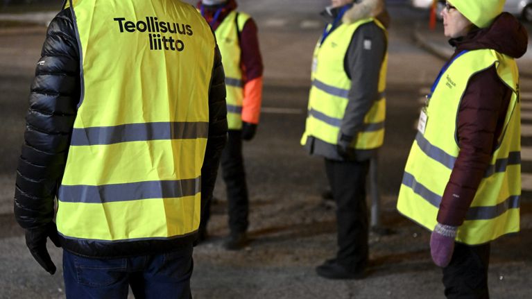 Industrial union pickets