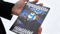 Sinumusta liikkeen vaalimainos.