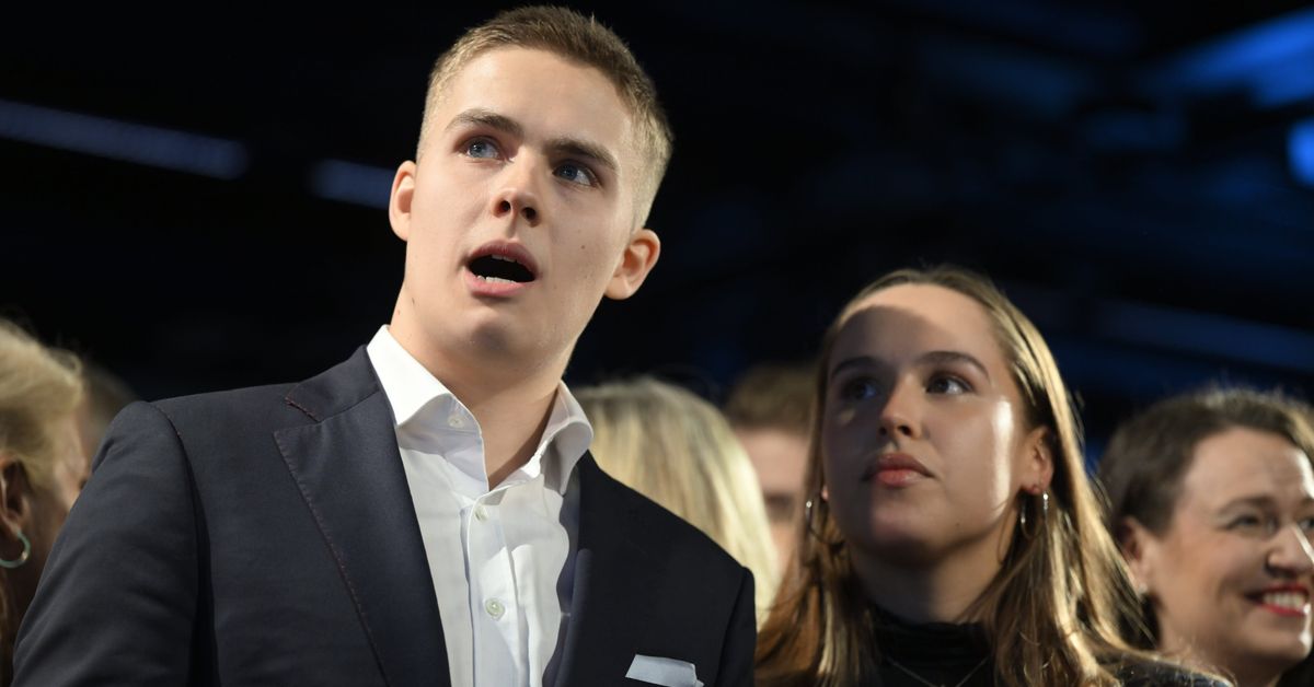 Emails suggest intern programme gave preferential treatment to president's son