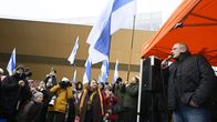 Mihail Hodorkovski puhuu mielenosoituksessa Kansalaistorilla.