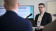  Digitalisaatiojohtaja Hannu Heikkinen Helsingin kaupungin tiedotustilaisuudessa.