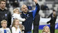 Photo shows Teemu Pukki waving at the crowd.