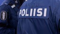 Kuvituskuvia poliiisipartiosta talvisessa ympäristössä.