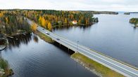 Moottoriliikennetiesilta Näsijärven yllä Olkahisissa.