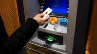 Pankkiautomaatti.