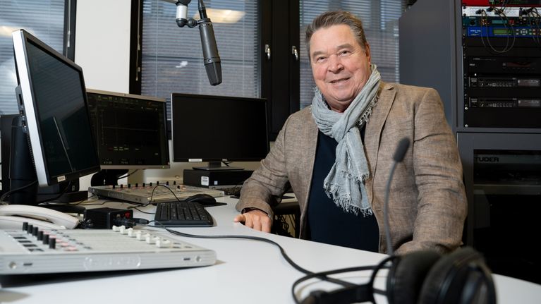 Markku Aro studiossa.
