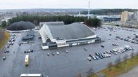 Hakametsän jäähallin aluetta ilmasta.