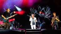 Duran Duran esiintyy.