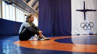 Jenna Hemiä på brottningsträning.