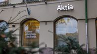 Aktia-pankin valotaulu ja rakennuksen julkisivu.