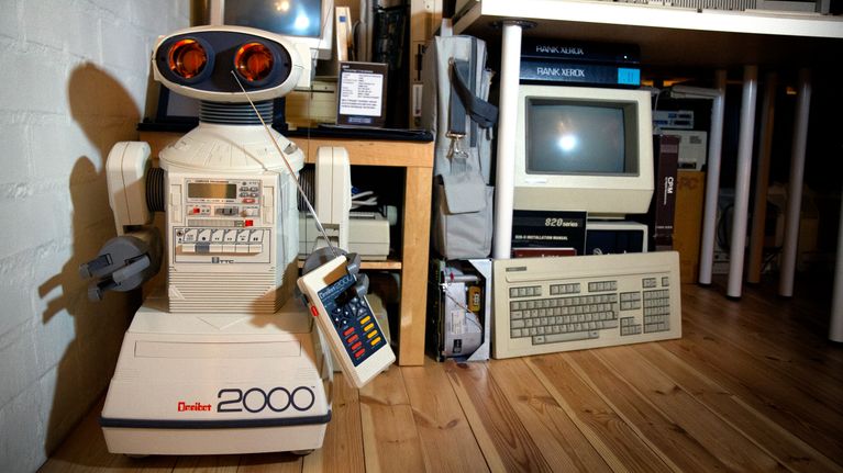 Retro-robotti Omnibot 2000.