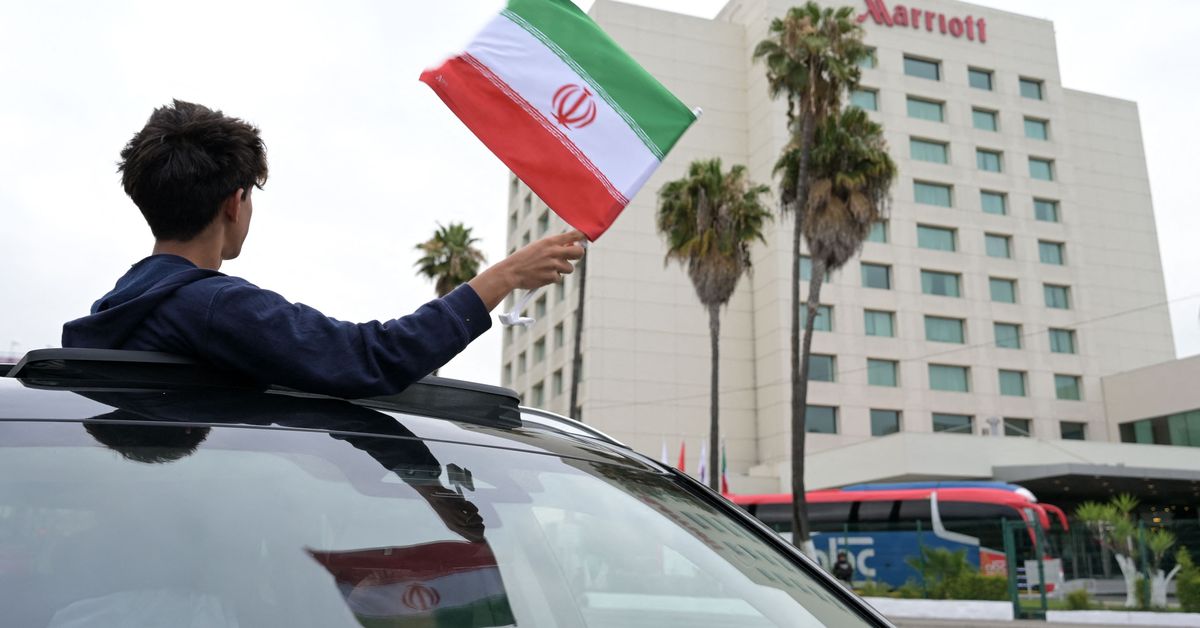 Iranin jalkapallofanit jäivät viime hetkellä ilman
