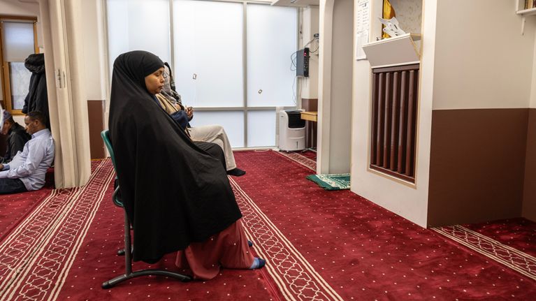 Muslimien muistotilaisuus Tusmo Ry:n tiloissa Vantaalla.
