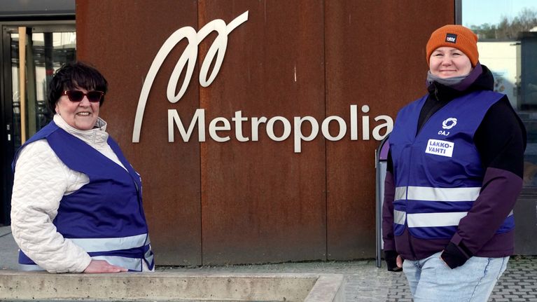 Myllypuron kampuksella kliinistä hoitotyötä opettava Ulla Vaherkoski on myös OAJ Metropolian luottamusmies. Kiinteistö- ja rakennusalalla rakennetekniikan lehtorina toimiva Jenni Pellinen on puolestaan Metropolian opiskelijoille ja henkilöstölle tarkoitetun jäsenyhdistys Tool Metropolian puheenjohtaja.