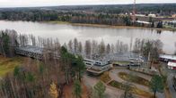 Ilmakuva Pieksämäellä sijaitsevasta hotelli Savonsolmusta marraskuussa 2022.