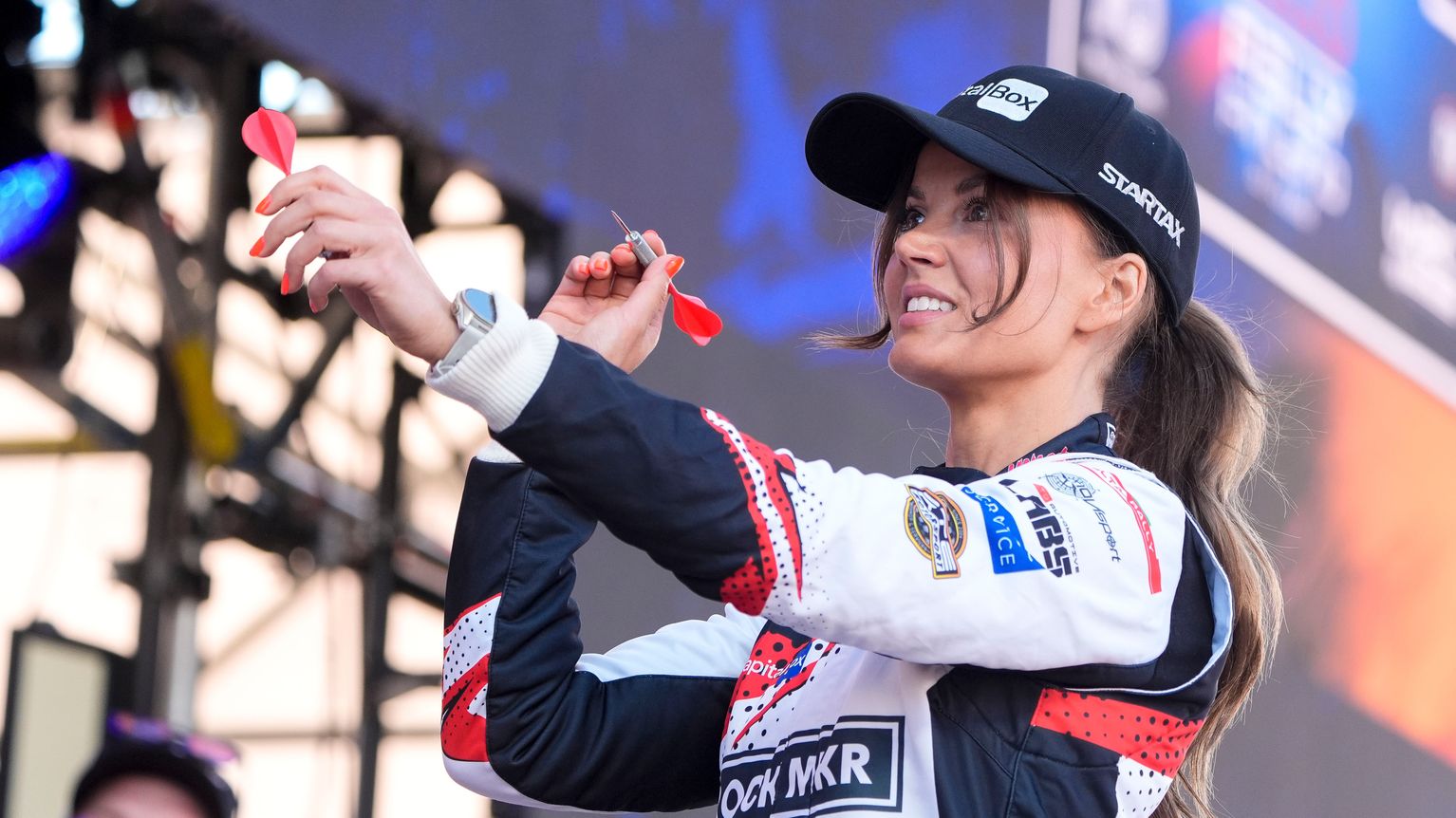 Janni Hussi äimänä menestyksestään kartanlukijana