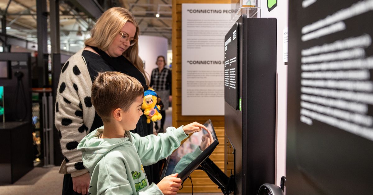 Ormspelet på Tammerfors spelmuseum förenar generationer