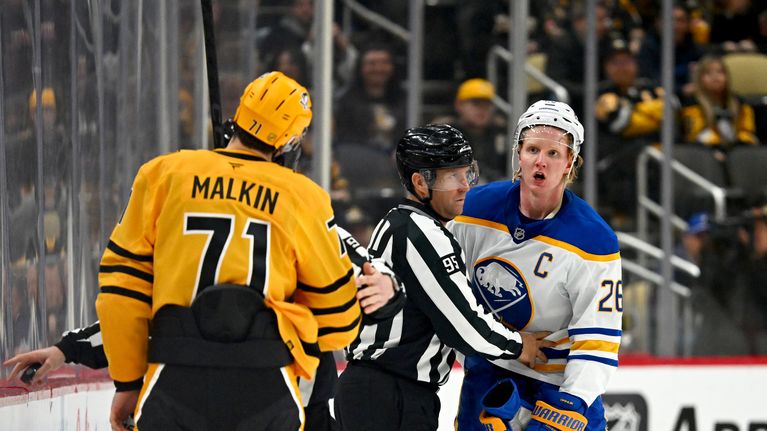 Jevgeni Malkin ja Rasmus Dahlin.