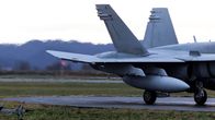 Suomen ilmavoimien F-18 Hornet -hävittäjälentokone Örlandin lentotukikohdassa Norjassa.