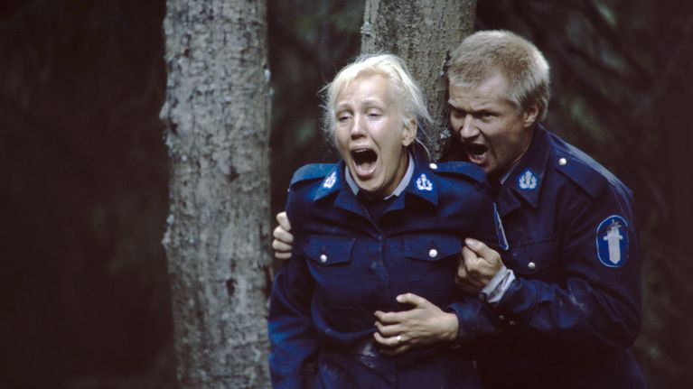 Näyttelijät Merja Larivaara (roolinimi Marita) ja Taisto Reimaluoto (roolinimi Oiva).
