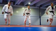 Suomalaisjudokat harjoittelevat.