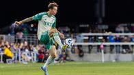 Robert Taylor Austin FC:n pelipaidassa. 