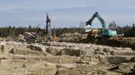 Rajamäenkylän tuulivoimapuistoon Karijoen ja Isojoen alueelle rakentuu 54 tuulivoimalaa, joiden rakentaminen on jo aloitettu. 