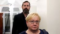 Muusikko Lauri Tähkä ja asianajaja Riitta Leppiniemi Turun hovioikeudessa.