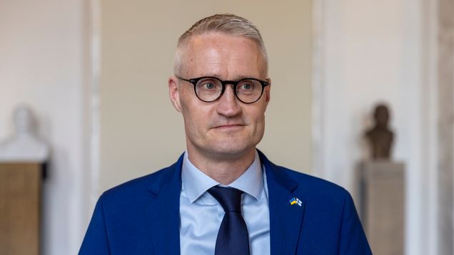 Jarno Limnelle on kokoomuksen kansanedustaja. Hän antoi haastattelun Ylelle eduskunnan valtiosalissa.