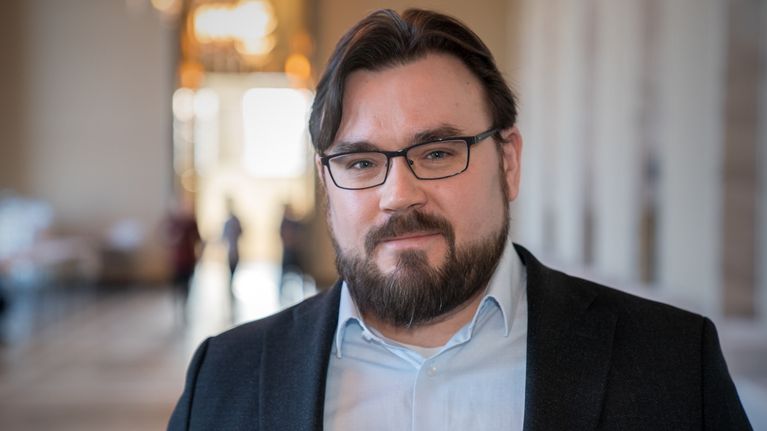 Potrettikuvassa, Johannes Yrttiaho, kansanedustaja, vasemmistoliitto