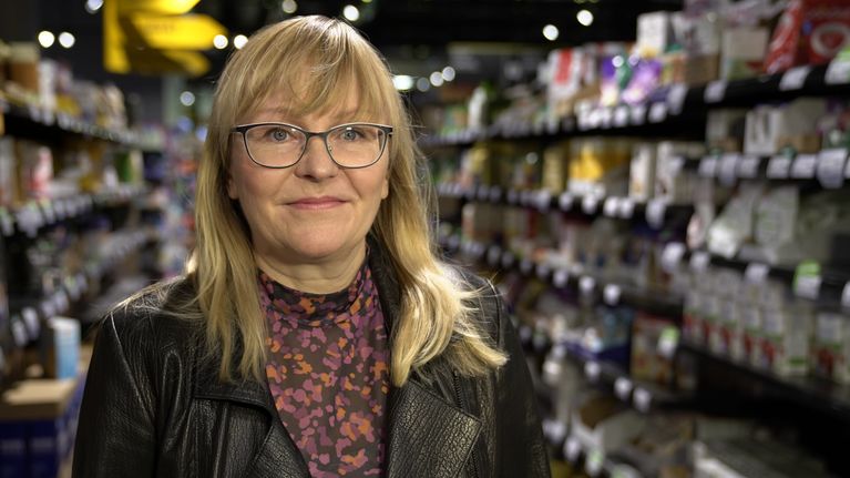 Testi herätti epäilyt väärennetystä hunajasta – isot kauppaketjut ...