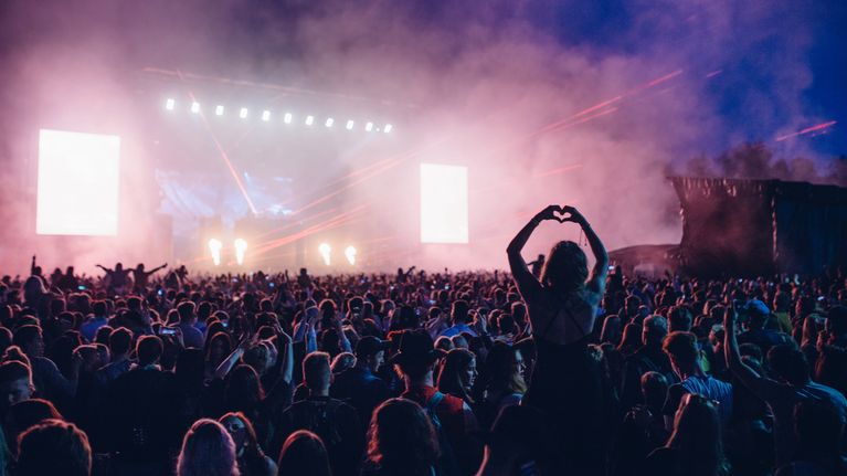 Historien om världens nästäldsta rockfestival – nu firas Ruisrock ...