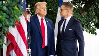 Donald Trump ja Alexander Stubb seisovat Valkoisen talon edustalla.